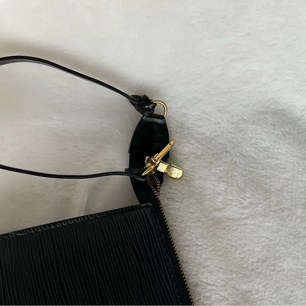 Louis Vuitton Black Epi Pochette Accessories - Picture 10 of 16